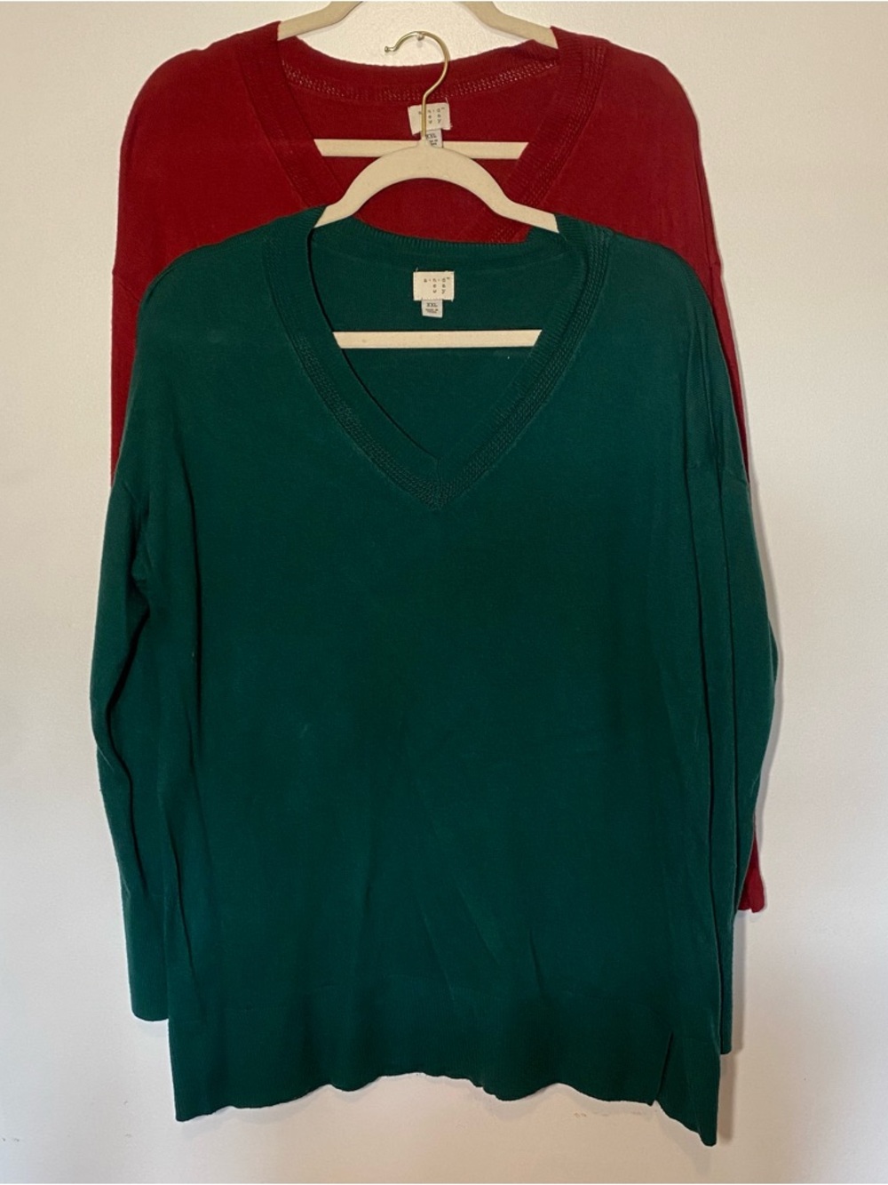 Women’s Plus Size 2x XXL Sweaters Red Green Soft V Neck